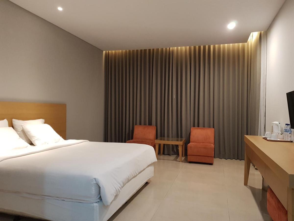 New Mountain Springs Hotel & Resort Лембанг Экстерьер фото