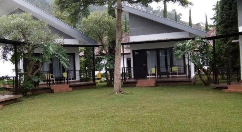 New Mountain Springs Hotel & Resort Лембанг Экстерьер фото